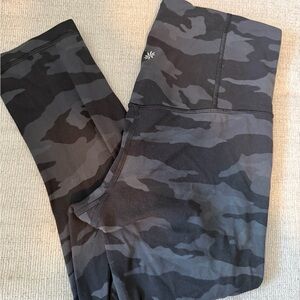 Athleta Black Gray Camo capri Leggings